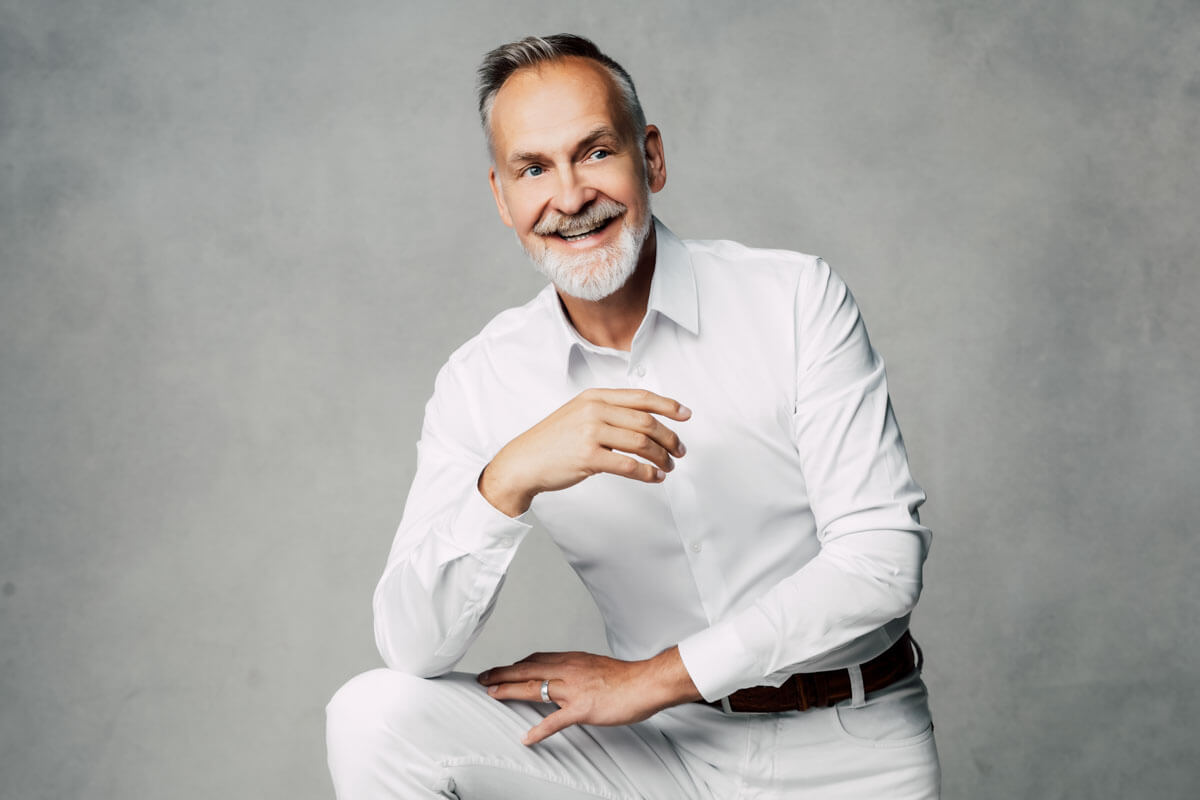 Lighting fixtures manufacturer customer