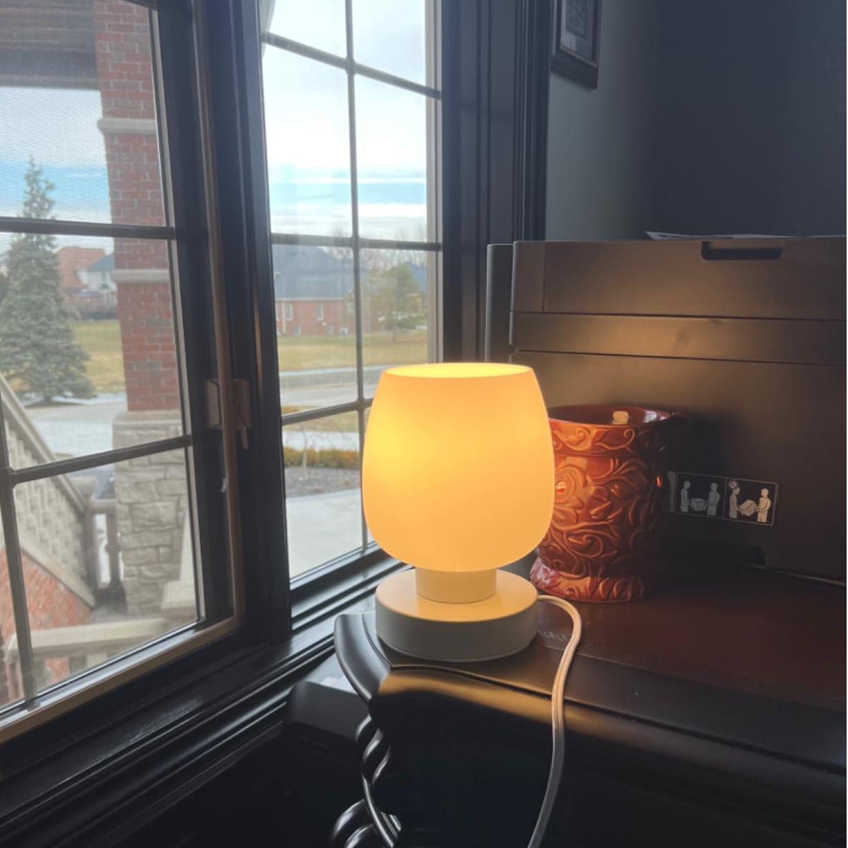 Yuncheng best table lamp
