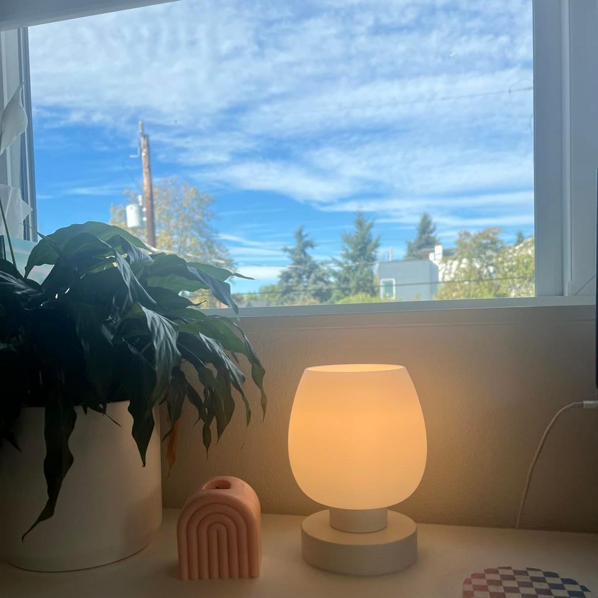Yuncheng leading table lamp
