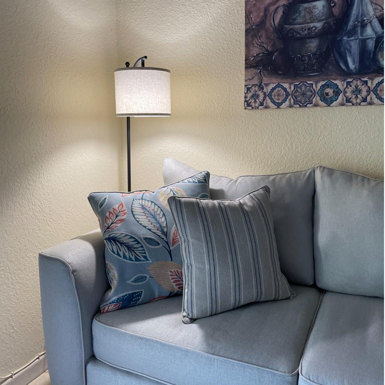 Yuncheng floor lamp producer